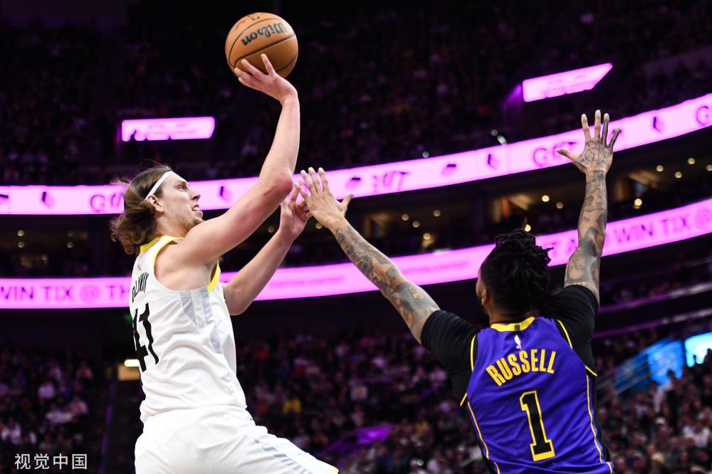 禁区内触球 禁区内触球